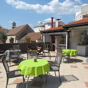 Klaudija 4*, Trogir Chorwacja